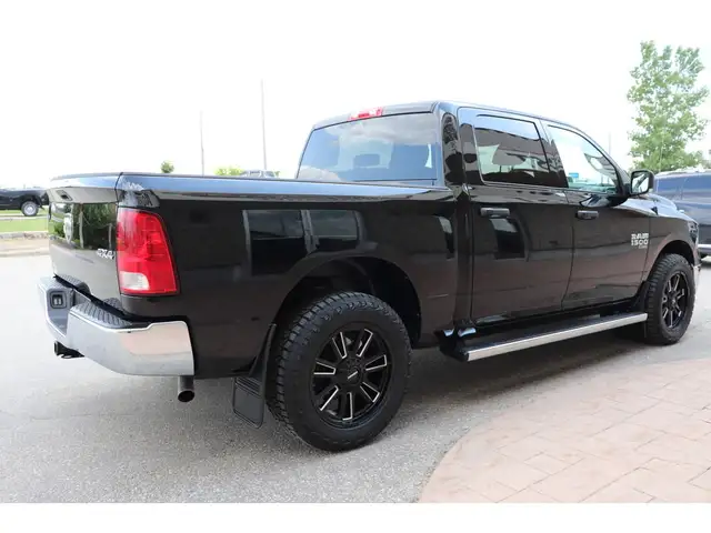 2022 Ram 1500 Classic SLT LUXURY EDITION CREW 4X4, LOADED/LEATHE in Cars & Trucks in Winnipeg - Image 23