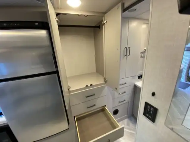 2025 Thor Motor Coach Delano Sprinter 24FB in RVs & Motorhomes in Abbotsford - Image 21