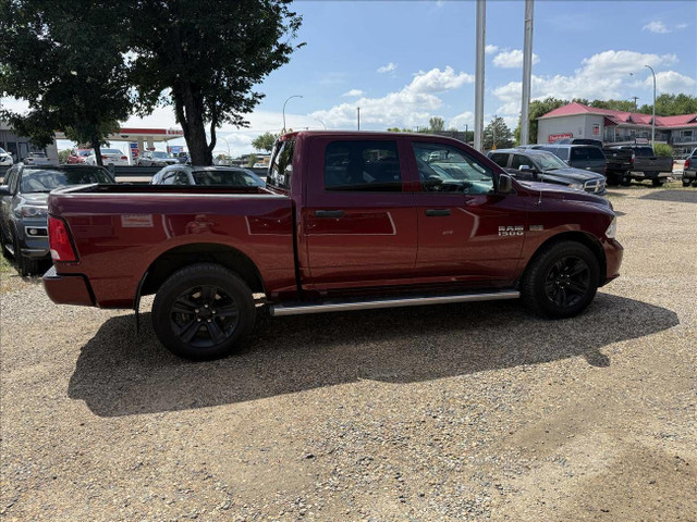 2018 RAM 1500 EXPRESSCrew Cab SWB 4WD in Cars & Trucks in Saskatoon - Image 3