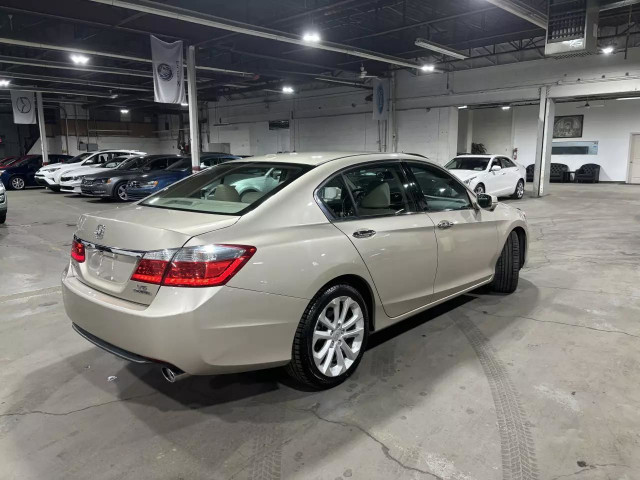 2014 HONDA Accord Touring/NAV/CAMERA/TOIT/CUIR/AC/MAGS/CRUISE/13 in Cars & Trucks in City of Montréal - Image 3