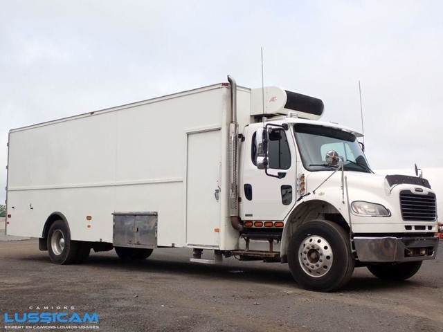 2008 Freightliner M2106 in Heavy Trucks in Longueuil / South Shore