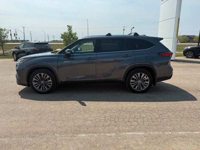 2020 Toyota Highlander Hybrid Limited in Cars & Trucks in Saskatoon - Image 4