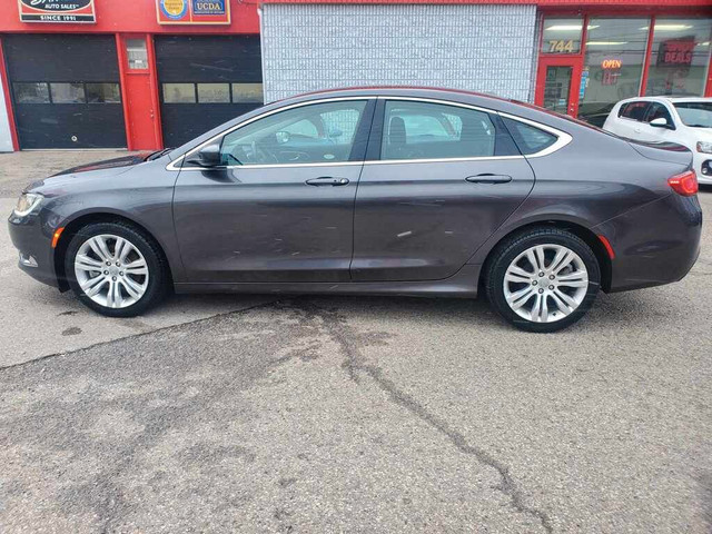  2015 Chrysler 200 Limited in Cars & Trucks in London - Image 3