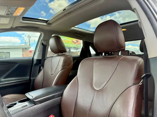 2016 Toyota Venza XLE in Cars & Trucks in Edmonton - Image 12