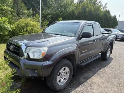Ce Tacoma est équipé de : Bluetooth, Cruise, Mags, Lecteur CD et MP3, PRISE USB, commande audio au v...