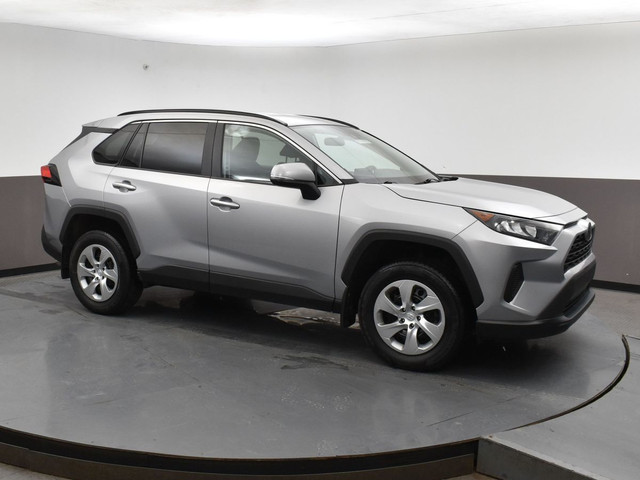 2021 Toyota RAV4 LE AWD WITH ADAPTIVE CRUISE, APPLE CAR PLAY / A in Cars & Trucks in Dartmouth
