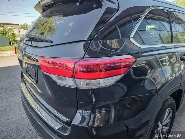 2017 Toyota Highlander XLE in Cars & Trucks in Ottawa - Image 15
