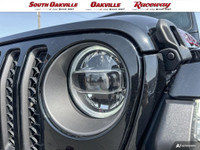 Apple Carplay / Android Auto, 1 Owner, Clean Accident History Report, Blind-Spot/Rear Cross-Path Det... (image 5)