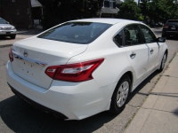 AUTOMATIC. FINSIHED IN WHITE WITH BLACK INTERIOR. A/C, PUSH BUTTON START, KEYLESS ENTRY, CAR PROOF V... (image 6)