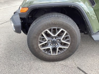 2024 JEEP WRANGLER SAHARA 4X4 Sarge Green Exterior Paint Black Premium McKinley Leather Faced Bucket... (image 7)
