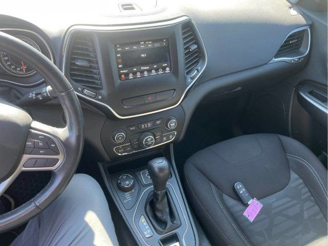 2019 Jeep Cherokee North 4WD | V6 | Heated Wheel + Seats | Tow in Cars & Trucks in Guelph - Image 3