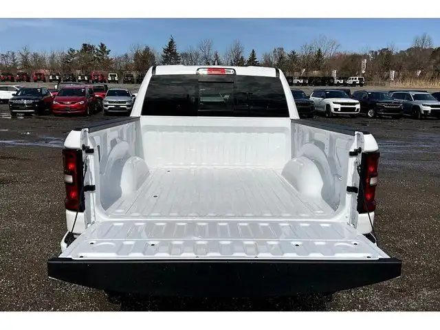 2025 Ram 1500 SPORT CREW Nav Surround Camera Pano Roof dans Autos et camions dans Région de Mississauga/Peel - Image 16
