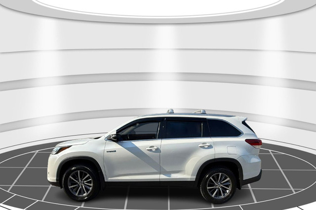 2019 Toyota Highlander Hybrid XLE in Cars & Trucks in City of Montréal - Image 4