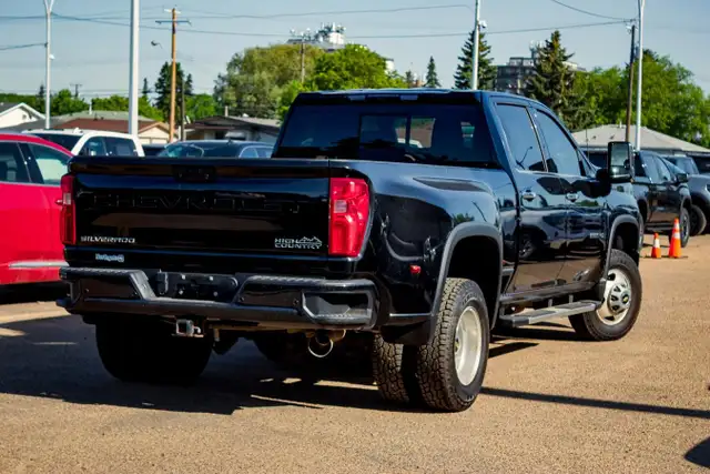 2023 Chevrolet Silverado 3500 4WD Crew CAB Dually * GM CERTIFIED dans Autos et camions dans Ville d’Edmonton - Image 6