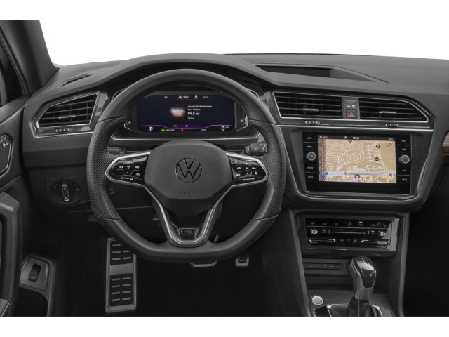 2022 Volkswagen Tiguan in Cars & Trucks in Chatham-Kent - Image 4