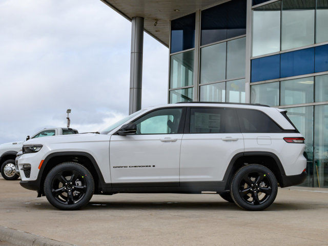 2025 Jeep Grand Cherokee Limited in Cars & Trucks in Barrie - Image 4