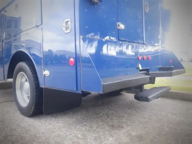 2012 international DuraStar 4300 Welding Service Truck with Air  in Heavy Trucks in Richmond - Image 16