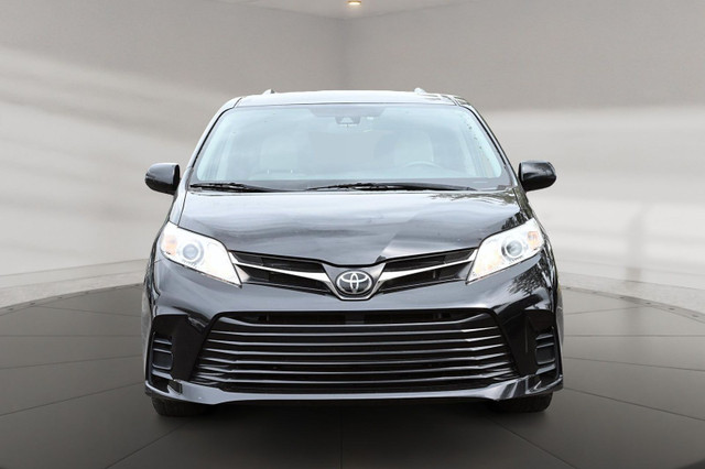 2020 Toyota Sienna LE + 8 PASSAGERS + UN PROPRIETAIRE LE FWD in Cars & Trucks in Longueuil / South Shore - Image 2