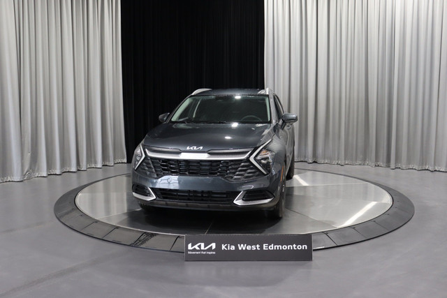 2023 Kia Sportage LX HEATED SEATS / LANE KEEP / ONLY 8700KM in Cars & Trucks in Edmonton - Image 2