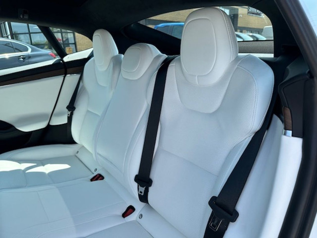 2022 Tesla Model S 1 Owner Clean Carfax Full Self Drive Winter t in Cars & Trucks in Mississauga / Peel Region - Image 4