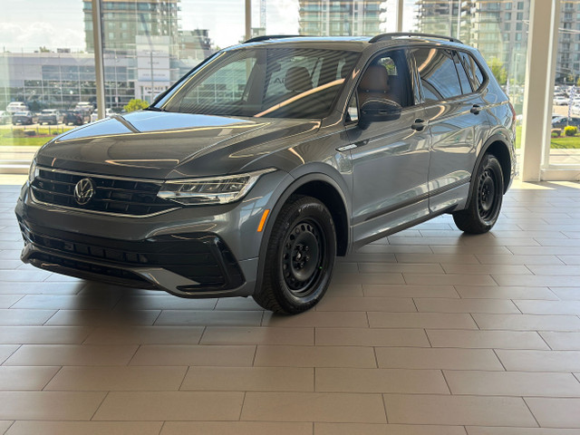 2024 Volkswagen Tiguan Comfortline R-Line Black Edition black pa in Cars & Trucks in Laval / North Shore - Image 3