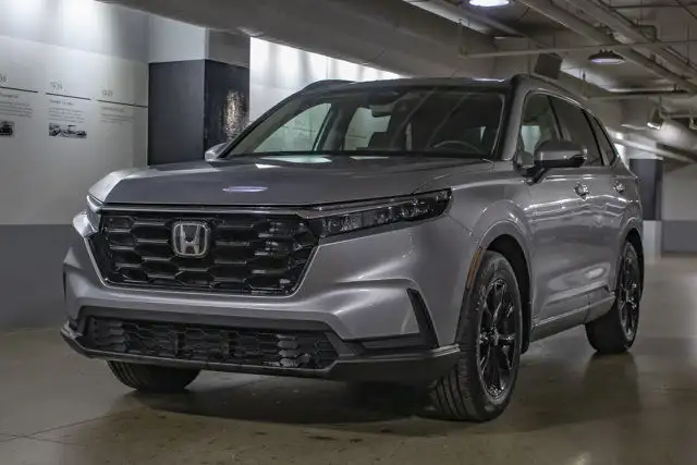 2023 Honda CR-V Sport in Cars & Trucks in Edmonton - Image 5