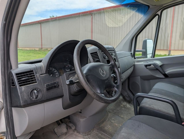 2011 Mercedes-Benz Sprinter 2WD Reg Cab 170" WB in Cars & Trucks in Stratford - Image 4