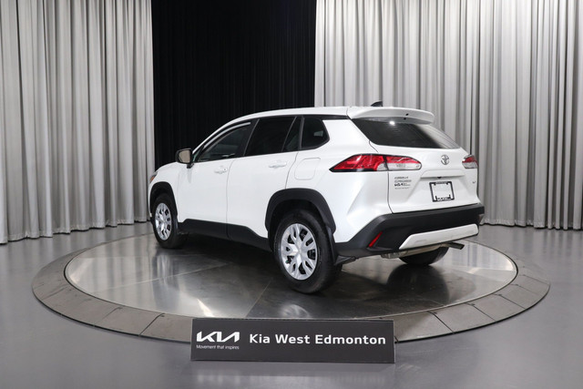 2022 Toyota Corolla Cross L AWD / HEATED SEATS / LANE KEEP /... in Cars & Trucks in Edmonton - Image 4