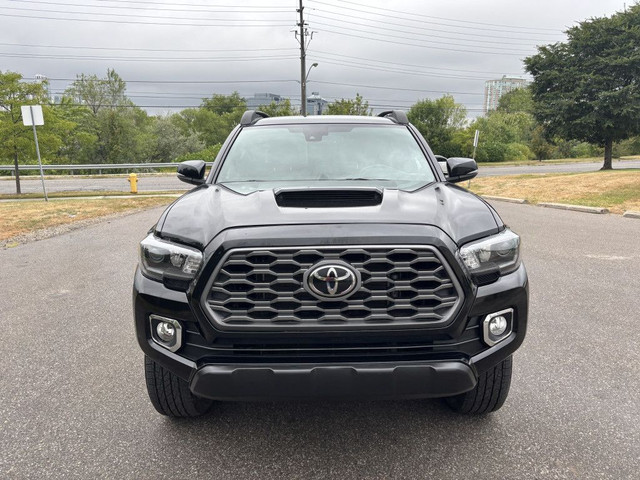 2022 Toyota Tacoma 4x4 Double Cab Automatic in Cars & Trucks in City of Toronto - Image 2