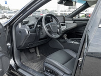 Presenting the 2025 Lexus ES 300h, a masterful blend of elegance and efficiency. This sedan captivat... (image 9)