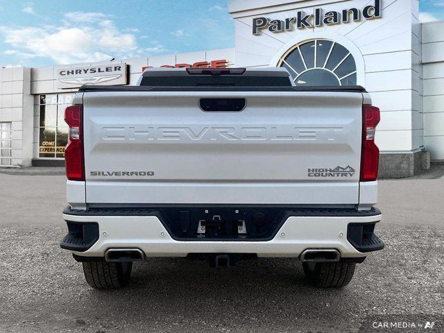 2020 Chevrolet Silverado 1500 High Country Crew 4x4 6.2L in Cars & Trucks in St. Albert - Image 4