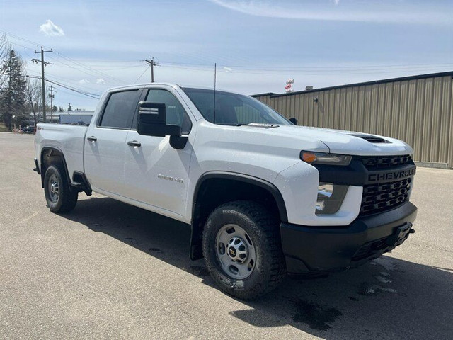 2022 Chevrolet Silverado 2500 Diesel Custom Crew Cab 4x4 in Cars & Trucks in St. Albert - Image 3