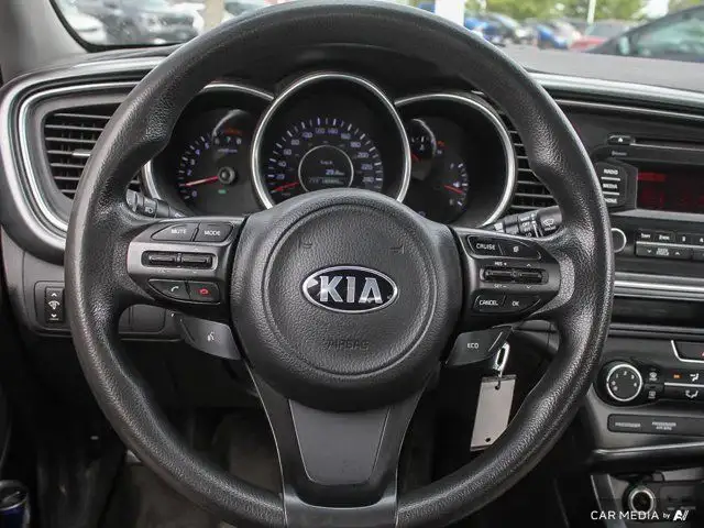 2014 Kia Optima LX in Cars & Trucks in London - Image 18