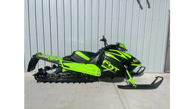 2018 Arctic Cat M0000 Mountain Cat 153 in Snowmobiles in Edmonton - Image 2