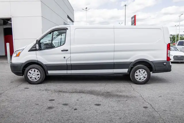Ford Transit Cargo Van T-250 148" Low Rf - GARANTIE 1 AN 2017 in Cars & Trucks in Laval / North Shore - Image 7