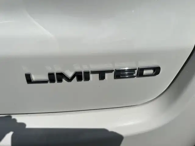 2018 Jeep Compass Limitée in Cars & Trucks in Saint-Hyacinthe - Image 17