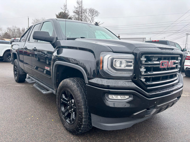 2016 GMC Sierra 1500 SLT / DOUBLE CAB / 4WD / LEATHER in Cars & Trucks in Truro