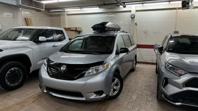 2015 Toyota Sienna BASE FWD 7-Passenge