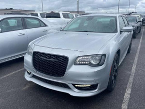 2023 Chrysler 300 Touring L AWD
