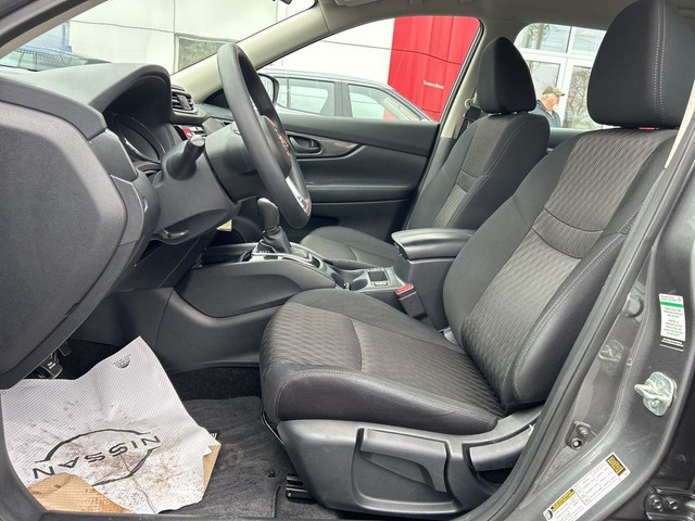  2019 Nissan Rogue S FWD w/HtdSeats/CarPlay/BlindSptWarning/Back in Cars & Trucks in Kawartha Lakes - Image 4