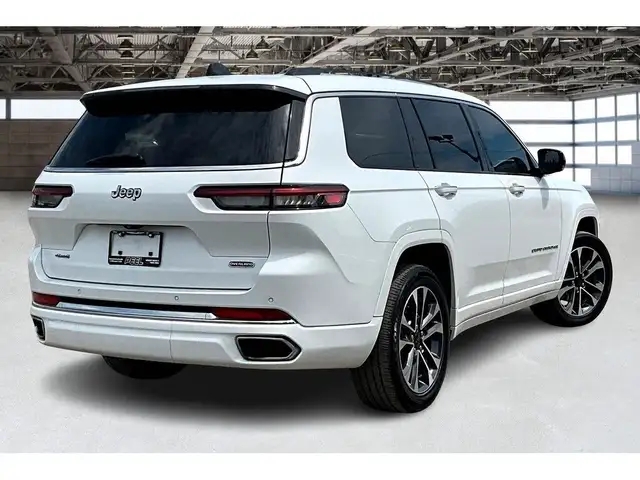2023 Jeep Grand Cherokee L Overland 4x4 | Massage Seats | McInto in Cars & Trucks in Mississauga / Peel Region - Image 3