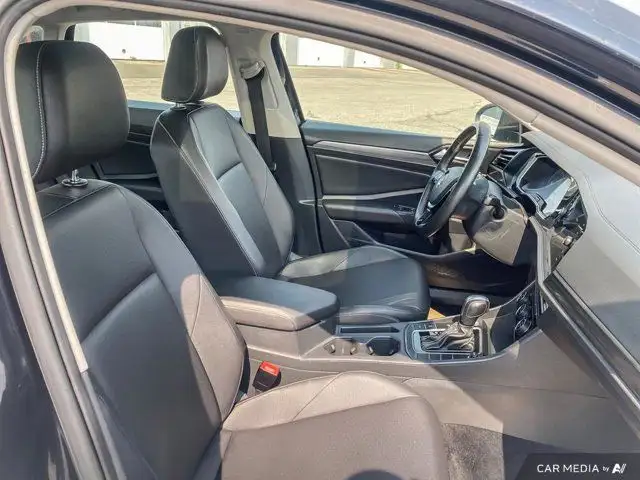 2021 Volkswagen Jetta Highline Sunroof Nav Capable in Cars & Trucks in St. Albert - Image 26