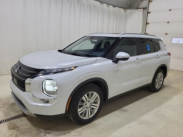 2024 Mitsubishi Outlander Plug-In Hybrid LE PHEV AWD | 7 Pass in Cars & Trucks in Guelph