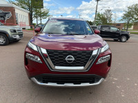 HUD, Moonroof, Leather Seats, Navigation, PowerLiftgate! Thrilling power when you need it and long d... (image 1)