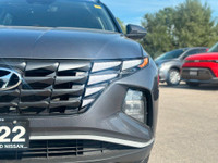 APPLE CARPLAY | BACK UP CAMERA | NO ACCIDENTS | CLEAN CARFAX. This 2022 Tucson with its compact desi... (image 2)
