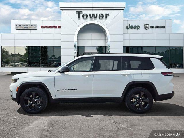 2024 Jeep Grand Cherokee L Altitude | Low KMs | Trailer Tow in Cars & Trucks in Calgary - Image 3
