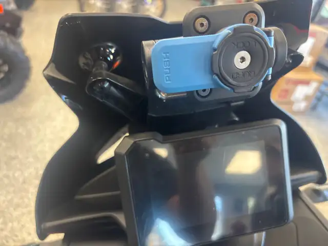 1 KTM ADVENTURE 890 MOTO AVENTURE A L'ETAT NEUF IMPECCABLE AUCUN in Other in Lac-Saint-Jean - Image 22