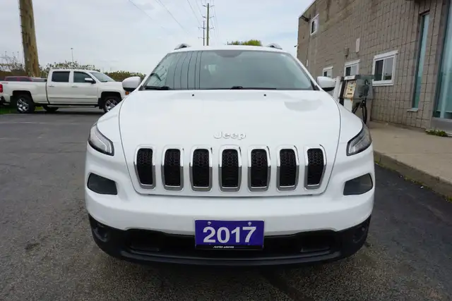 2017 Jeep Cherokee in Cars & Trucks in Oakville / Halton Region - Image 3