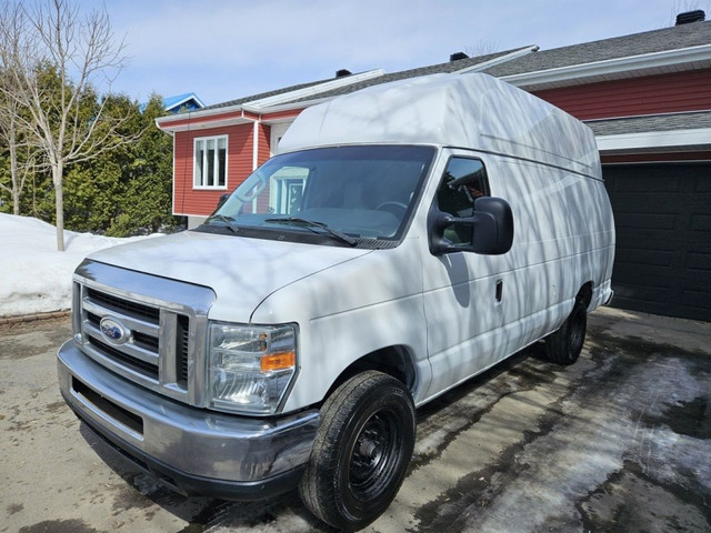 2014 Ford Fourgon Econoline Commercial in Cars & Trucks in Québec City