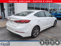 La Elantra LE 2018 2.0/L est une voiture fiable et sobre, offrant un intérieur spacieux et des équip... (image 4)